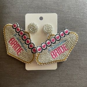 Handmade gorgeous beaded bride earrings 🎉🍾